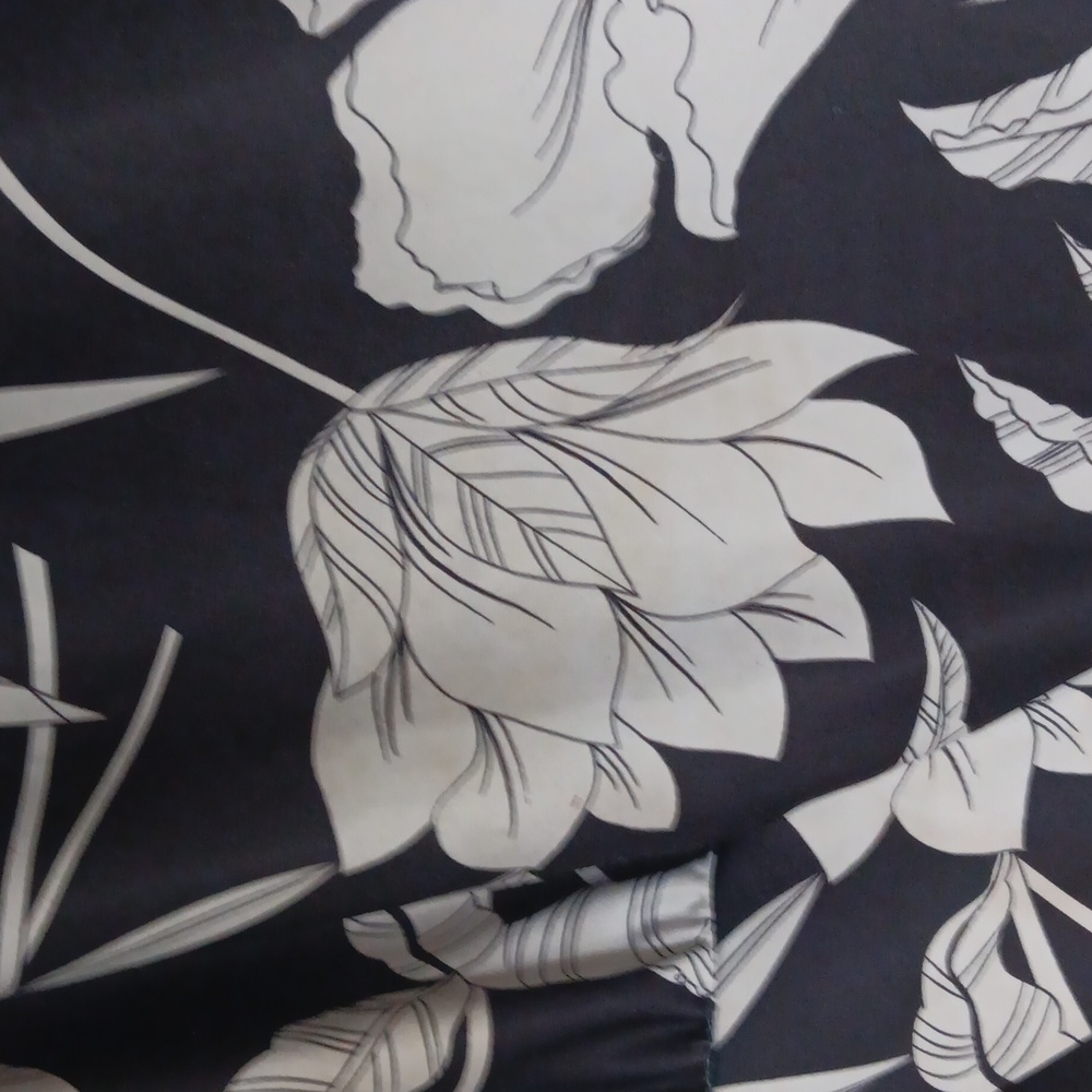 3/$25 MU MU 1X (16/18 Plus FIT) - Picture 5 of 8